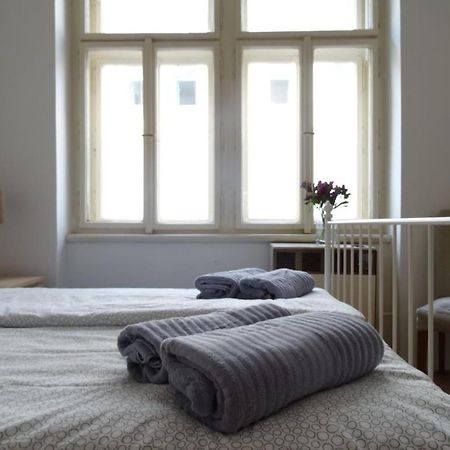Garden Apartment On Art Nouveau Street In Central 프라하 외부 사진