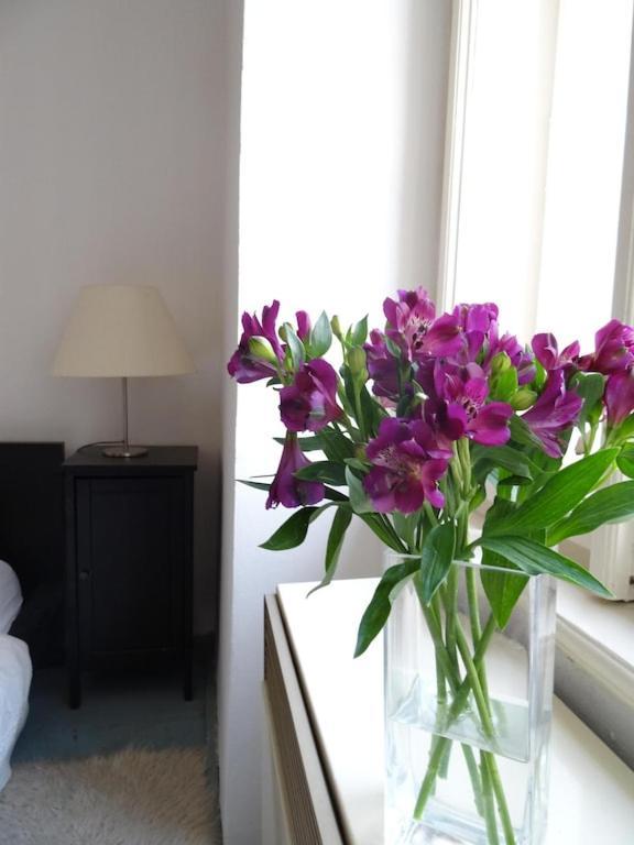 Garden Apartment On Art Nouveau Street In Central 프라하 외부 사진